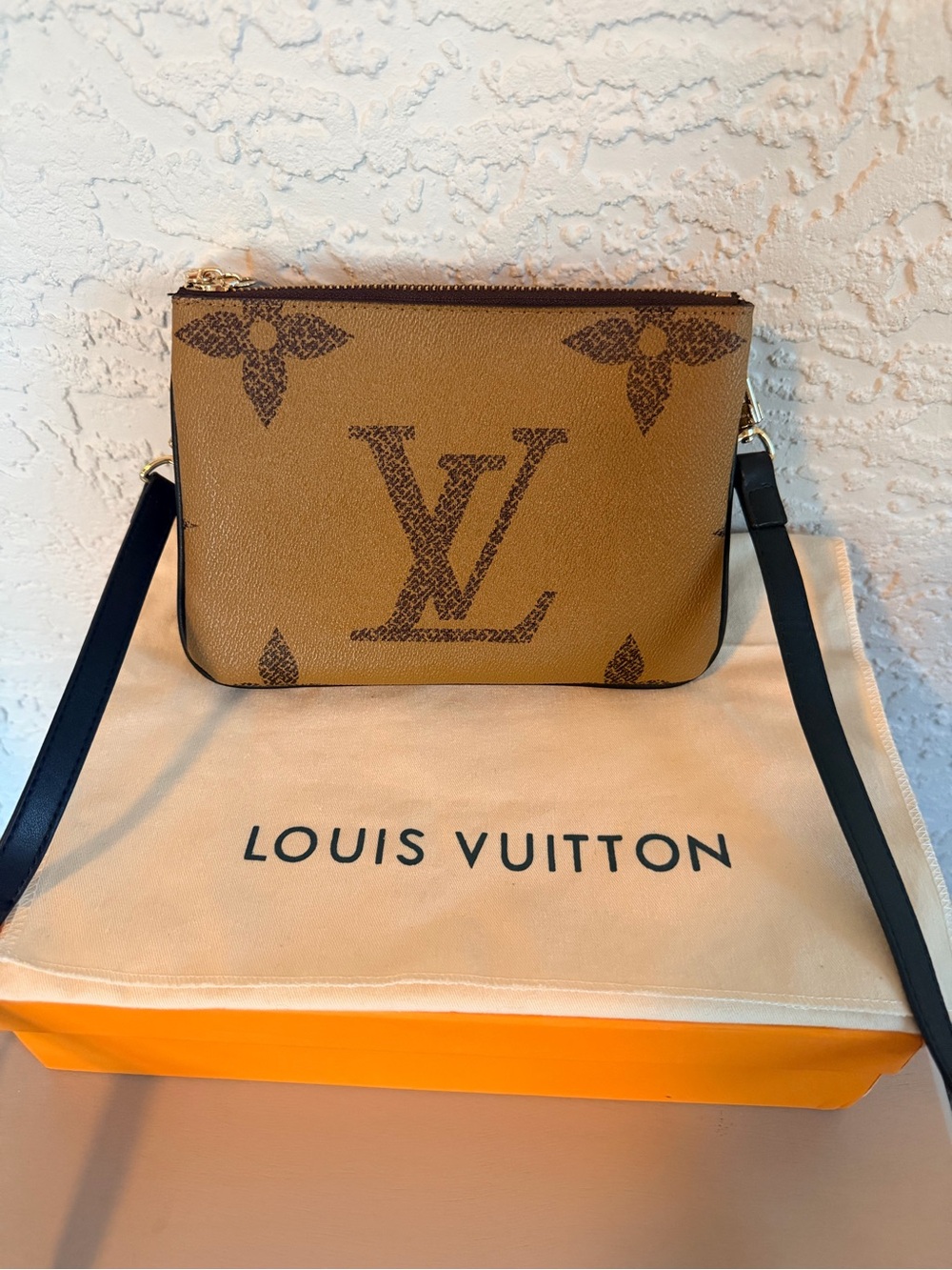 Louis V Double Zip Giant Monogram crossbosy bag